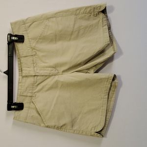 Lee Natural Fit Khaki Shorts
